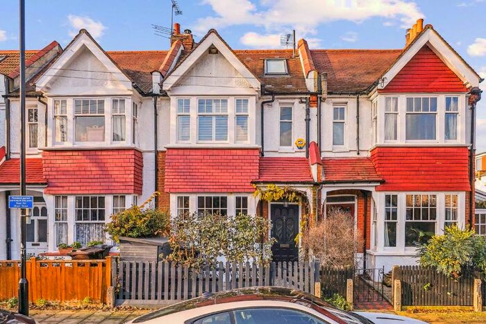 4 Bedroom Property To Rent In Riverview Road, London, W4