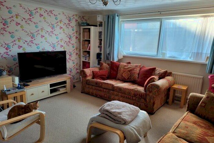 2 Bedroom Flat To Rent In Winifred Road, Waterlooville PO7