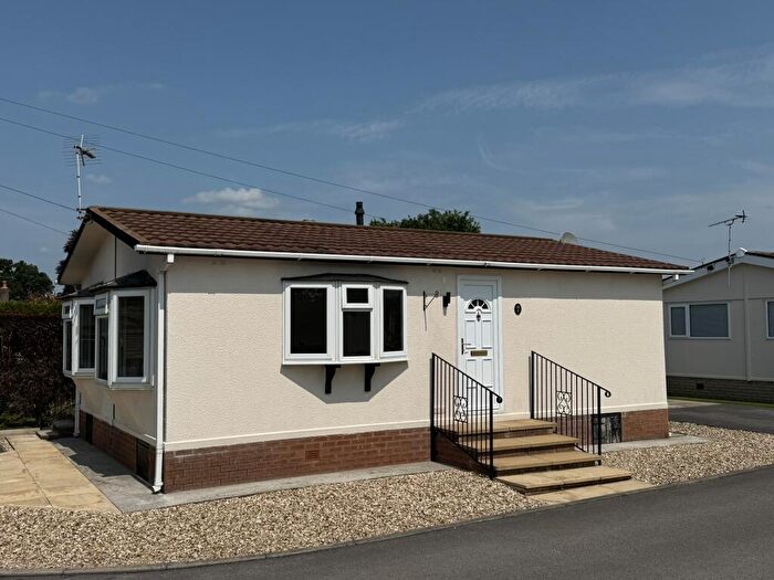 2 Bedroom Park Home For Sale In Stately Albion Pre-loved Home, Mount Pleasant Park, Main Road, Goostrey, Cheshire, CW4