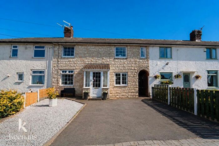 3 Bedroom Semi-Detached House For Sale In Hogarth Avenue, Burnley, BB11