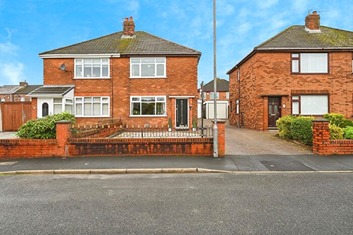 3 Bedroom Semi-detached House For Sale In Pine Close, St. Helens, Merseyside, WA11