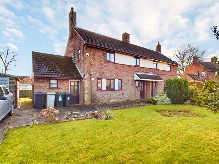 3 Bedroom Semi-Detached House For Sale In The Crescent, Wragby, LN8