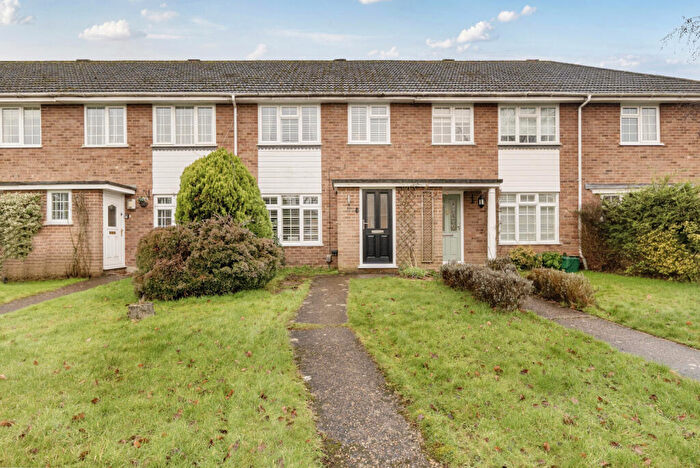 3 Bedroom Terraced House For Sale In Cranstoun Close, Guildford, GU3