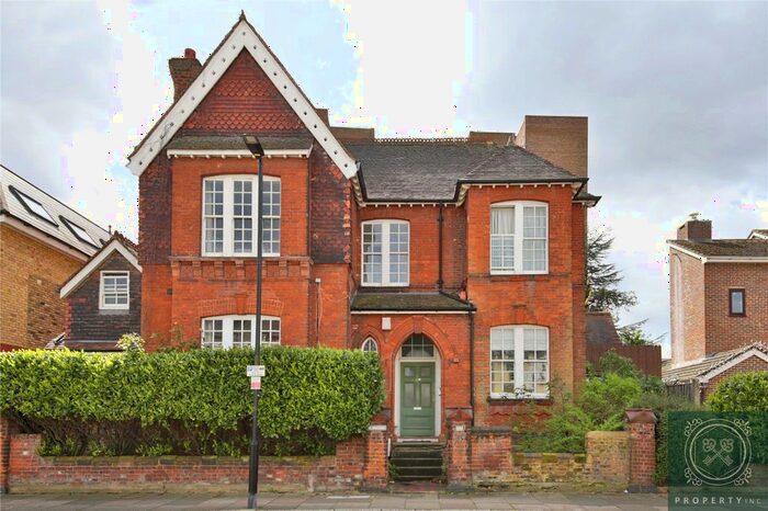 2 Bedroom Flat To Rent In Vartry Road, London, N15