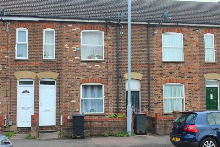 3 Bedroom Terraced House To Rent In Windmill Road, Luton, LU1