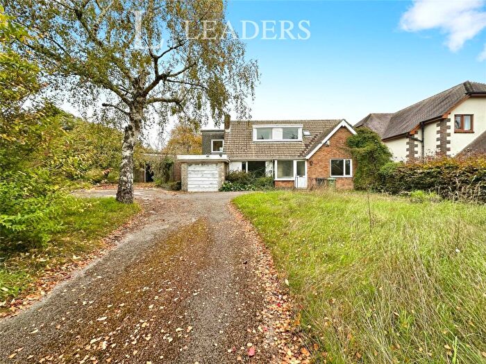 5 Bedroom Bungalow For Sale In Little Hyden Lane, Clanfield, Waterlooville, PO8