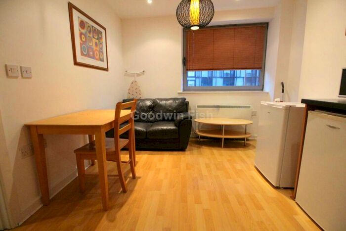 2 Bedroom Apartment To Rent In Montana House, Princess Street, Manchester, M1