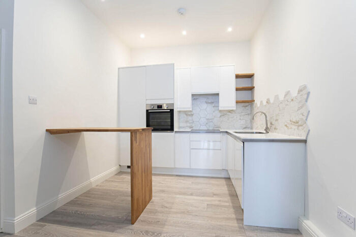 1 Bedroom Apartment To Rent In Bennington Street, Cheltenham, GL50
