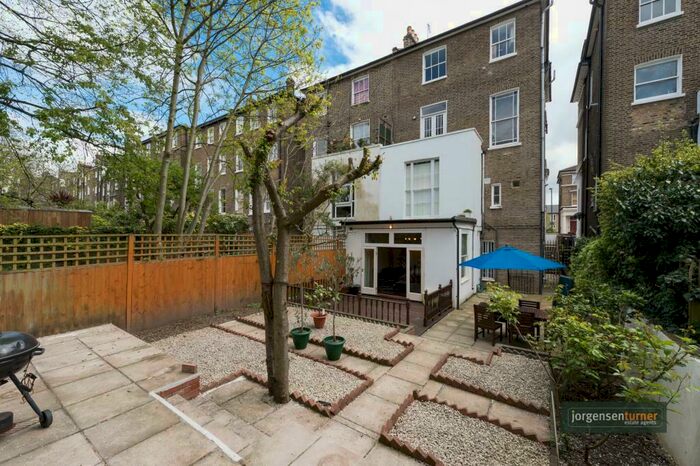 2 Bedroom Flat To Rent In Brondesbury Villas, Queens Park, London, NW6