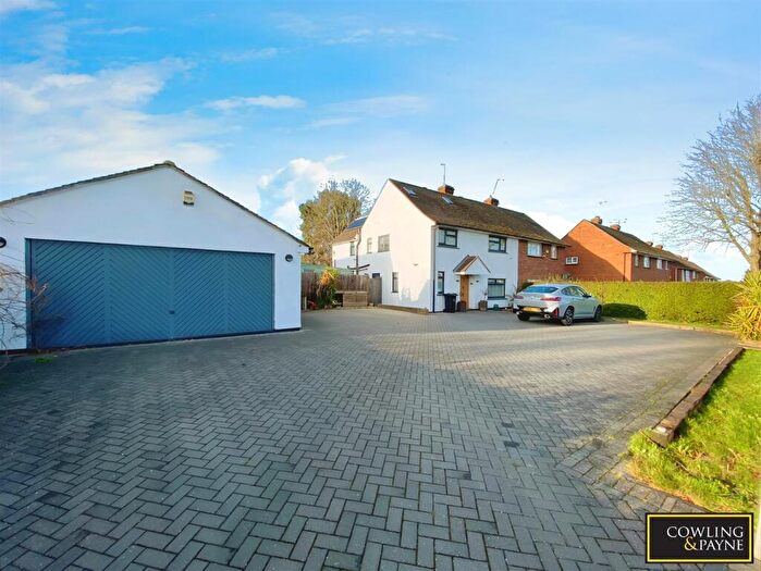 5 Bedroom Semi-Detached House For Sale In Highcliffe Road, Wickford, SS11