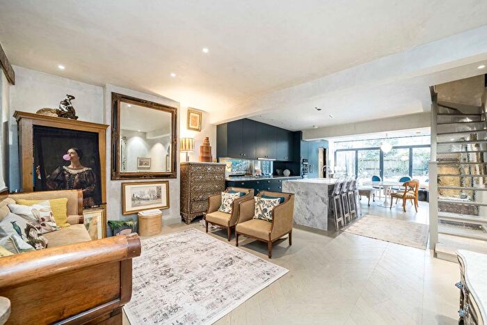 1 Bedroom Flat To Rent In Moore Park Road, London, SW6