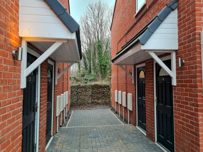 2 Bedroom Flat To Rent In Thompson Terrace, Askern, Doncaster, DN6