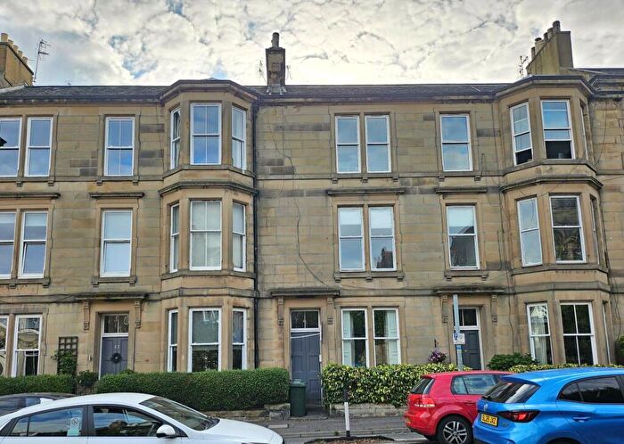 4 Bedroom Apartment To Rent In Mayfield Road, Edinburgh, Midlothian, EH9