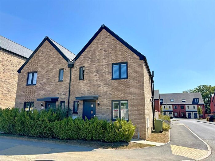 3 Bedroom Semi-Detached House For Sale In Bluebell Way, Whiteley, PO15