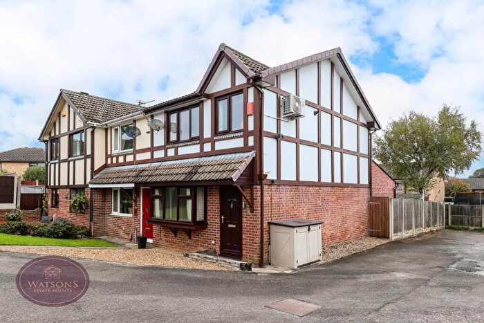 3 Bedroom End Of Terrace House For Sale In Fircroft Drive, Hucknall, Nottingham, NG15
