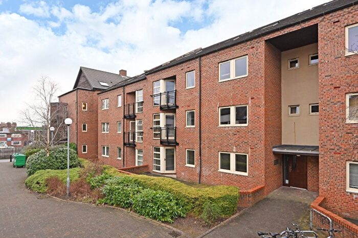 2 Bedroom Flat To Rent In Richmond House, Lawrence Square, York, YO10