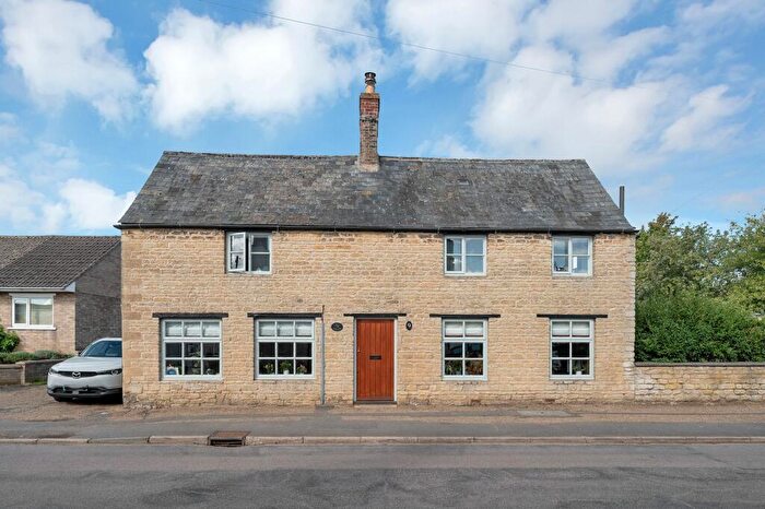 3 Bedroom Detached House For Sale In Station Road, Nassington, PE8