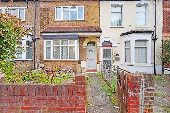 3 Bedroom Terraced House For Sale In South Birkbeck Road, London, E11