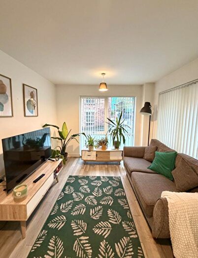 2 Bedroom Flat To Rent In Halo Building, Manchester, M4