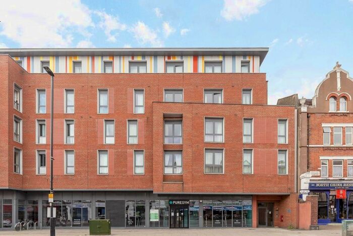 1 Bedroom Flat To Rent In Uxbridge Road, London, W3