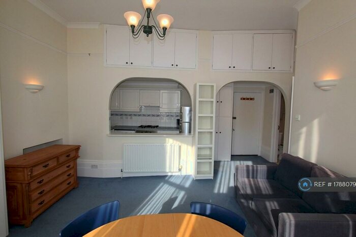 1 Bedroom Flat To Rent In Parliament Hill, London, NW3