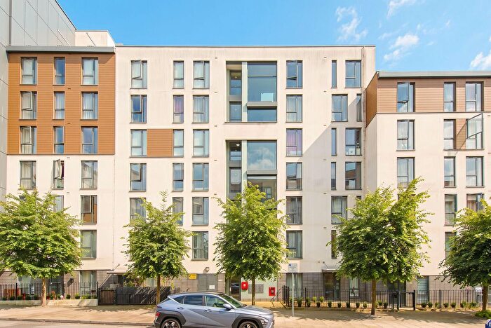 3 Bedroom Flat For Sale In Charcot Road, Colindale, London, NW9