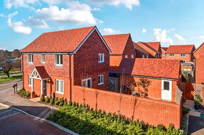 3 Bedroom Detached House For Sale In Charlie Drive, Bracklesham Bay, PO20