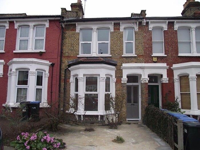 2 Bedroom Flat To Rent In Stonard Road, London, N13