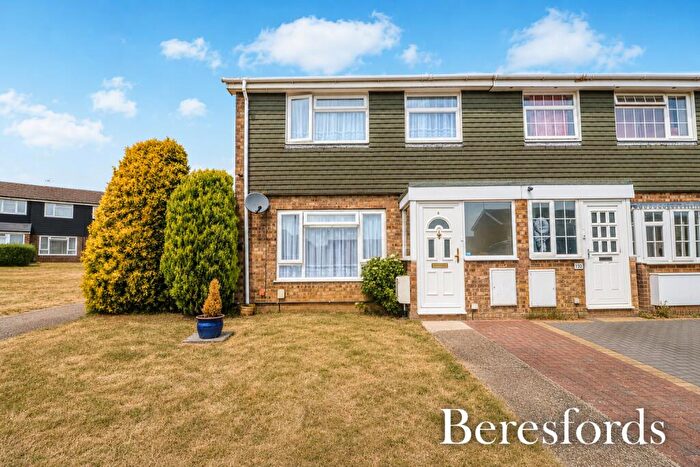 3 Bedroom End Of Terrace House For Sale In Pinkham Drive, Witham, CM8