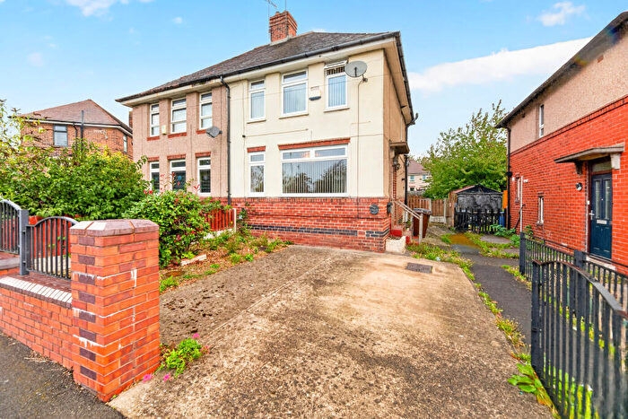 3 Bedroom Semi-Detached House For Sale In Chaucer Road, Sheffield, S5