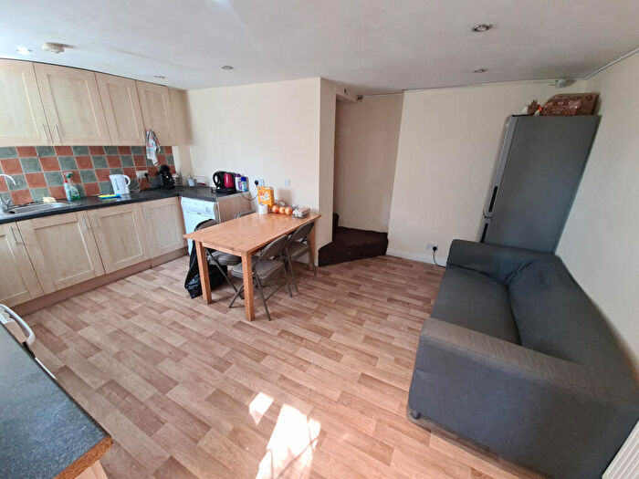 3 Bedroom House To Rent In Brudenell Street, Leeds, LS6