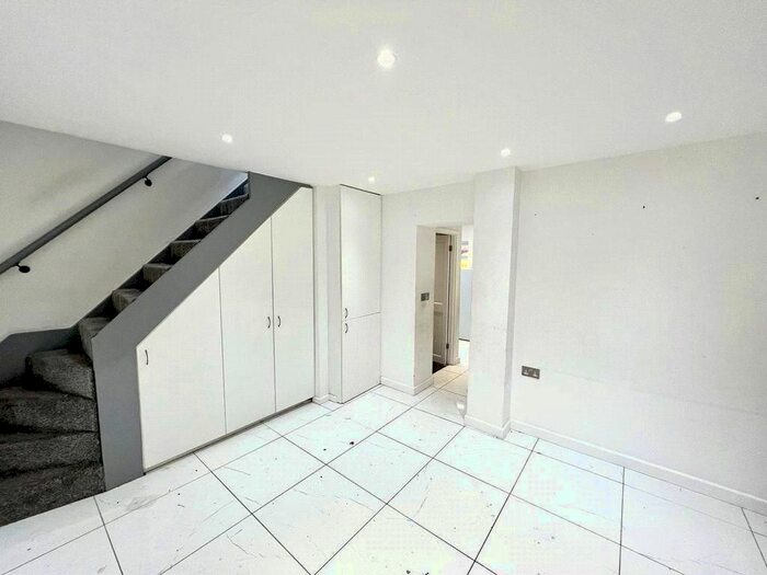 3 Bedroom Flat To Rent In Romley Street, Liverpool, L4