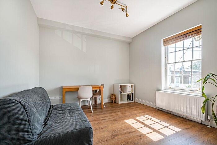 1 Bedroom Flat To Rent In Stamford Road, London, N1