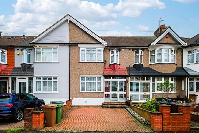 3 Bedroom Terraced House For Sale In Waverley Avenue, Chingford, E4