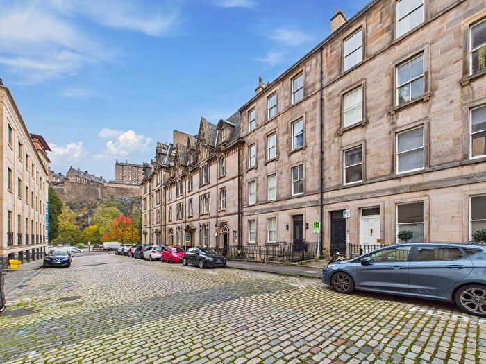 3 Bedroom Flat To Rent In Cornwall Street, West End, Edinburgh, EH1