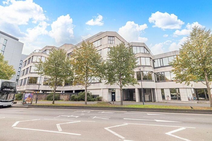 2 Bedroom Flat For Sale In High Street, Slough, SL1
