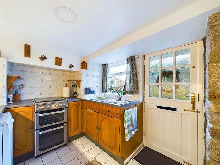 2 Bedroom Cottage To Rent In West Bank, Winster, DE4