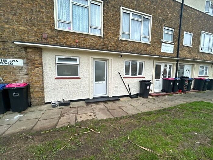 1 Bedroom Flat For Sale In Caulfield Road, Shoeburyness, SS3