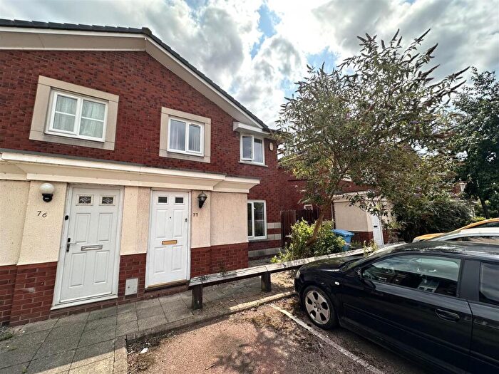 3 Bedroom Semi-Detached House To Rent In Linen Court, Salford, M3