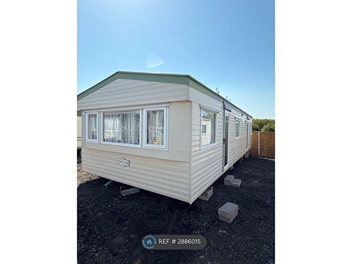 2 Bedroom Mobile/park Home To Rent In Newells Lane, Chichester, PO18