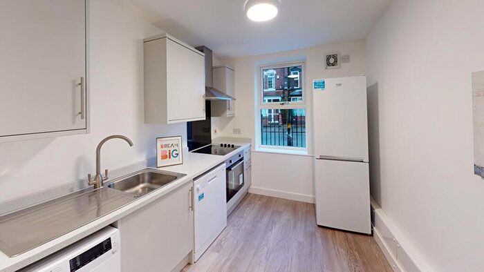 1 Bedroom House To Rent In Raddlebarn Court, Selly Oak, West Midlands, B29