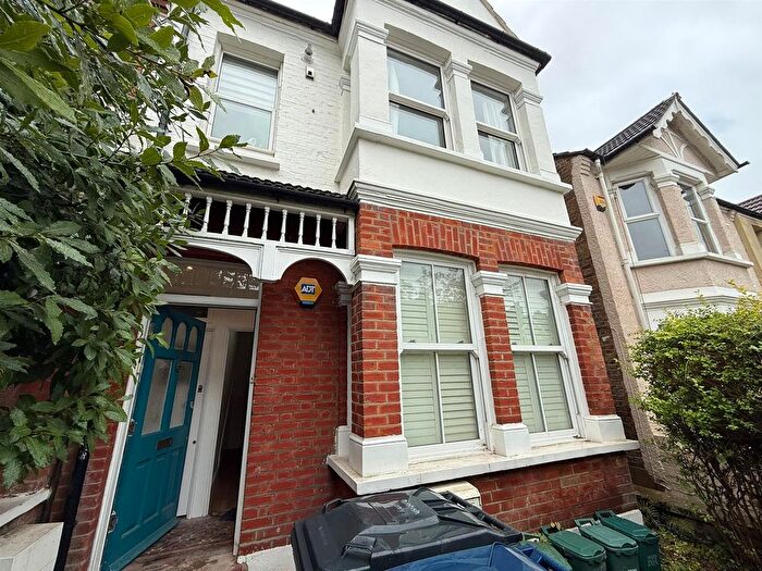 1 Bedroom Property To Rent In Drayton Gardens, London, W13