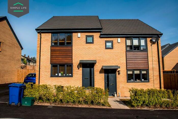 3 Bedroom Semi-Detached House To Rent In Gainsborough Drive, Doncaster, DN12