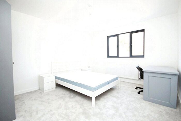 Property To Rent In Ibbetson Path, Loughton, IG10