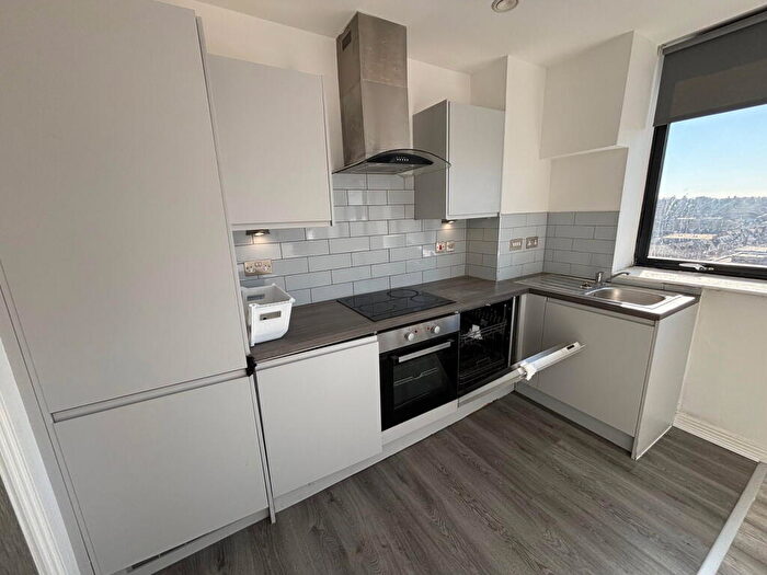 2 Bedroom Flat To Rent In Knights House, The Parade, Sutton Coldfield, B72