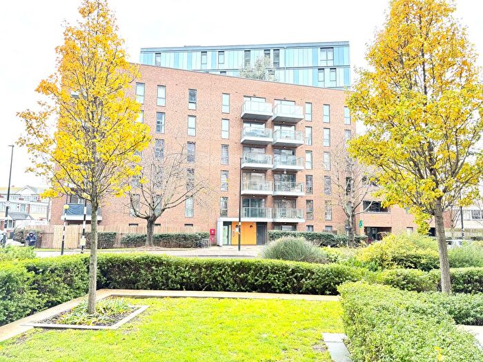 1 Bedroom Flat To Rent In Chrisp Street, London, E14
