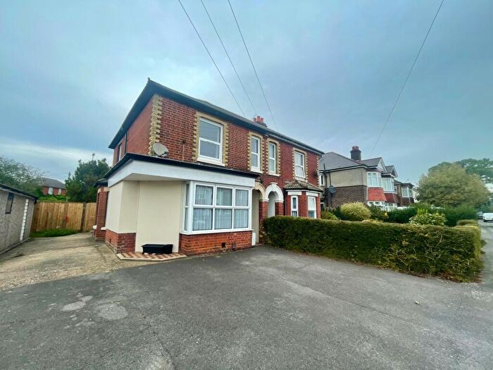 1 Bedroom Flat To Rent In Deacon Road, Sholing, Southampton, SO19