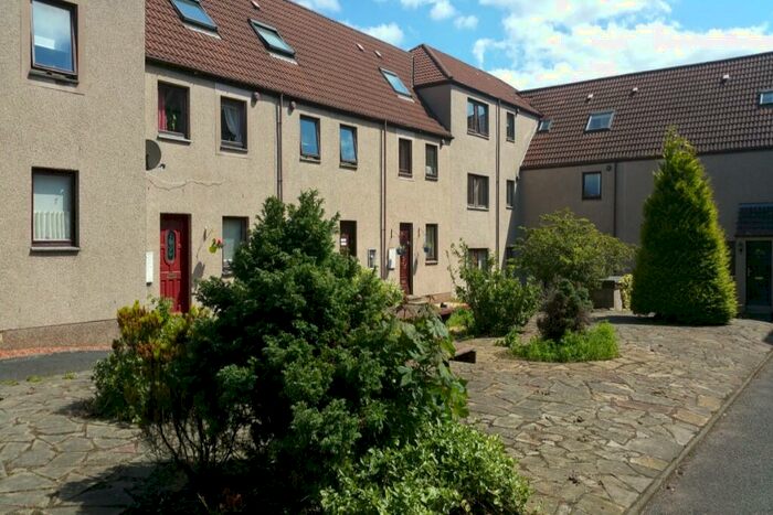 1 Bedroom Flat To Rent In Robert Smith Court, Lumphinnans, Cowdenbeath, Fife, KY4