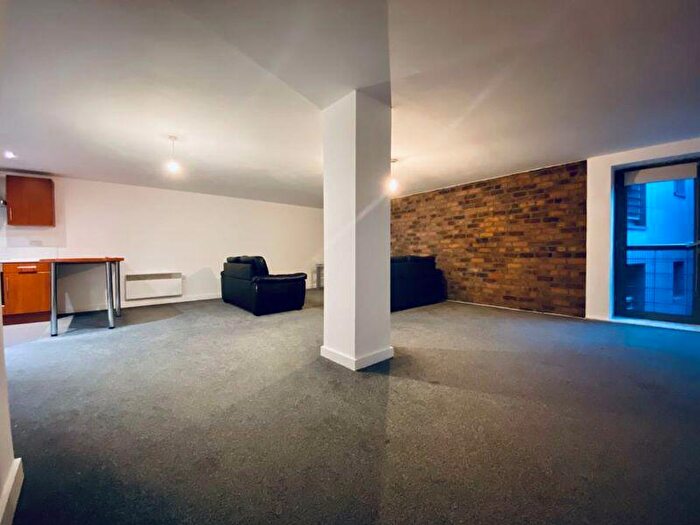 2 Bedroom Detached House To Rent In Henry Street, L1