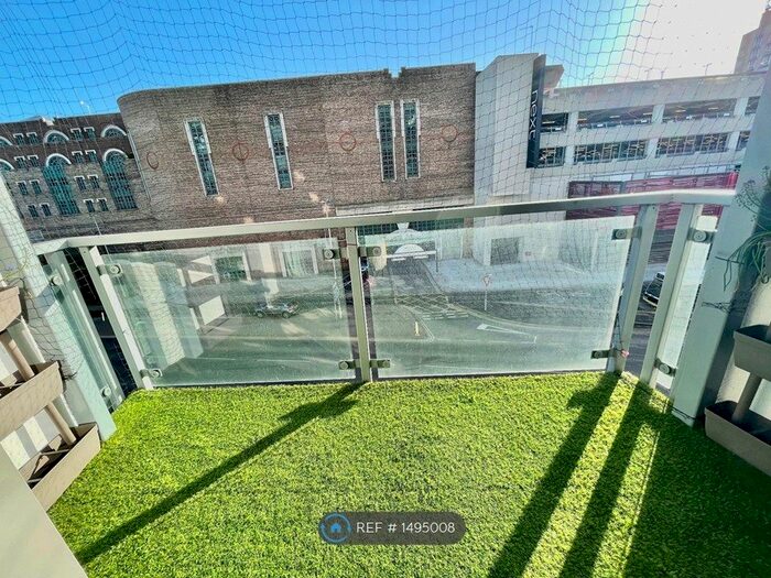 2 Bedroom Flat To Rent In Ashleigh Court, Watford, WD17